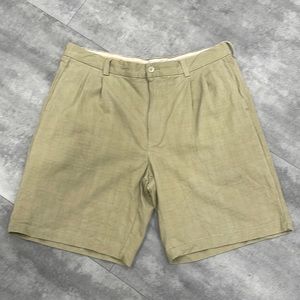 Men’s size 36 Tommy Bahama pleated tan shorts